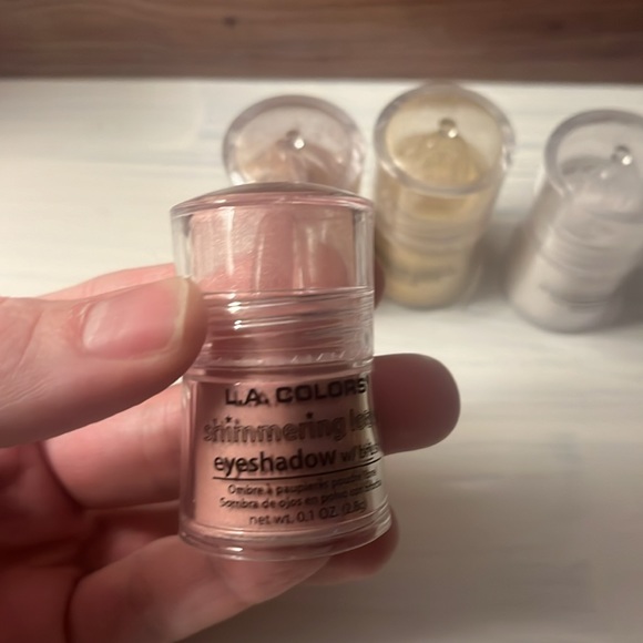 Four Eyeshadows L.A. Colors Shimmering Loose - Picture 2 of 8